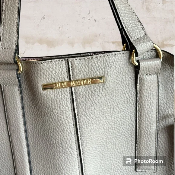 Steve Madden Large Tote w/Shoulder Strap - Picture 2 of 8